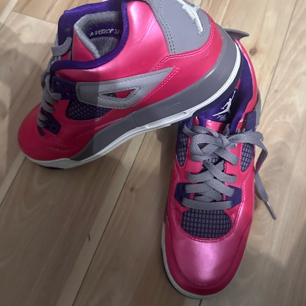 Jordan youth pink foil Jordan’s